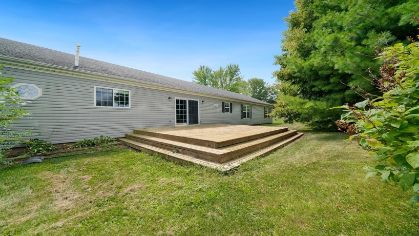 298 IL RT 2, DIXON, Illinois 61021, 3 Bedrooms Bedrooms, ,3 BathroomsBathrooms,House,For Sale,IL RT 2,202505290