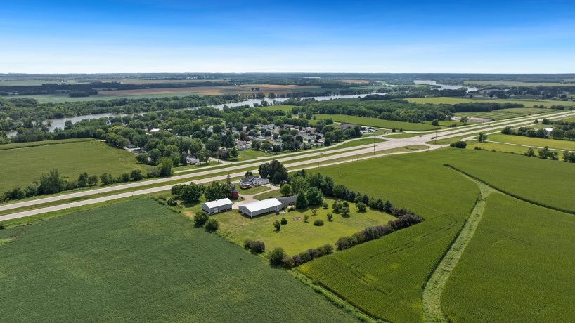 298 IL RT 2, DIXON, Illinois 61021, 3 Bedrooms Bedrooms, ,3 BathroomsBathrooms,House,For Sale,IL RT 2,202505290