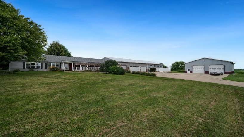 298 IL RT 2, DIXON, Illinois 61021, 3 Bedrooms Bedrooms, ,3 BathroomsBathrooms,House,For Sale,IL RT 2,202505290