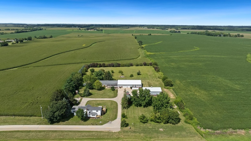 298 IL RT 2, DIXON, Illinois 61021, 3 Bedrooms Bedrooms, ,3 BathroomsBathrooms,House,For Sale,IL RT 2,202505290