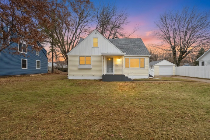 2111 Bell, ROCKFORD, Illinois 61103, 4 Bedrooms Bedrooms, ,3 BathroomsBathrooms,House,For Sale,Bell,202507330