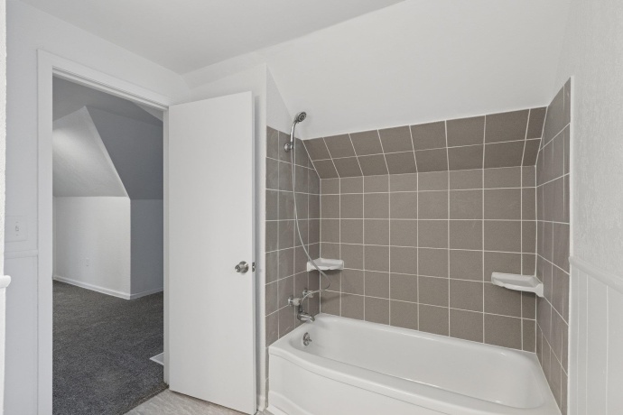 2111 Bell, ROCKFORD, Illinois 61103, 4 Bedrooms Bedrooms, ,3 BathroomsBathrooms,House,For Sale,Bell,202507330