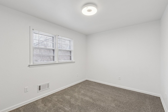 2111 Bell, ROCKFORD, Illinois 61103, 4 Bedrooms Bedrooms, ,3 BathroomsBathrooms,House,For Sale,Bell,202507330