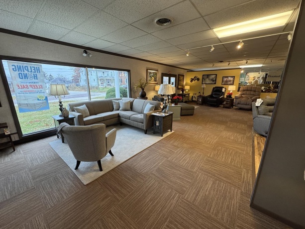 207 Broadway, MOUNT CARROLL, Illinois 61053, ,Business W/ Real Estate,For Sale,Broadway,202507417