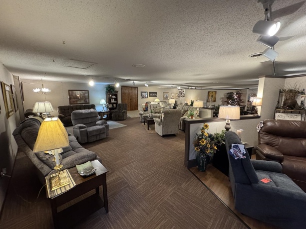 207 Broadway, MOUNT CARROLL, Illinois 61053, ,Business W/ Real Estate,For Sale,Broadway,202507417