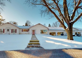 207 Broadway, MOUNT CARROLL, Illinois 61053, ,Business W/ Real Estate,For Sale,Broadway,202507417