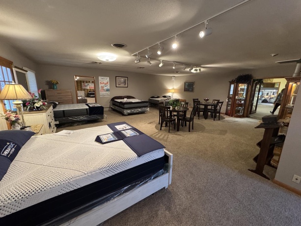 207 Broadway, MOUNT CARROLL, Illinois 61053, ,Business W/ Real Estate,For Sale,Broadway,202507417