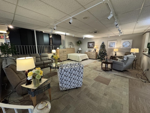 207 Broadway, MOUNT CARROLL, Illinois 61053, ,Business W/ Real Estate,For Sale,Broadway,202507417