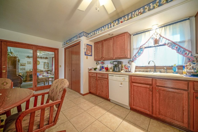 429 Union, BYRON, Illinois 61010, 2 Bedrooms Bedrooms, ,1 BathroomBathrooms,Condominium,For Sale,Union,202507420