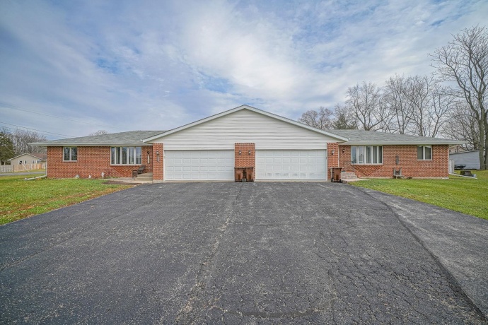 429 Union, BYRON, Illinois 61010, 2 Bedrooms Bedrooms, ,1 BathroomBathrooms,Condominium,For Sale,Union,202507420