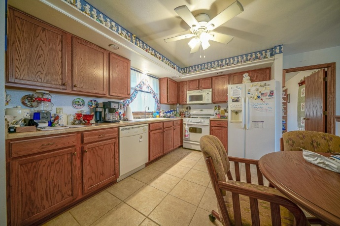 429 Union, BYRON, Illinois 61010, 2 Bedrooms Bedrooms, ,1 BathroomBathrooms,Condominium,For Sale,Union,202507420