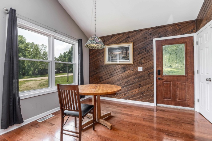 2 Sylvan, GALENA, Illinois 61036, 4 Bedrooms Bedrooms, ,2 BathroomsBathrooms,House,For Sale,Sylvan,202503047