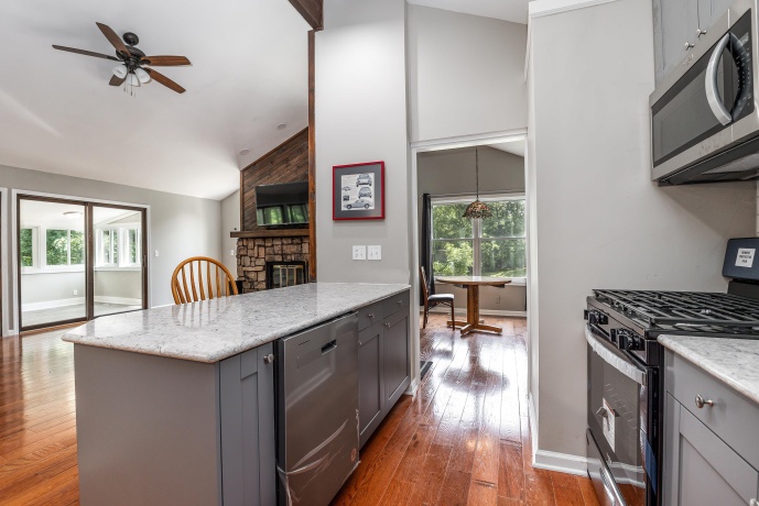 2 Sylvan, GALENA, Illinois 61036, 4 Bedrooms Bedrooms, ,2 BathroomsBathrooms,House,For Sale,Sylvan,202503047