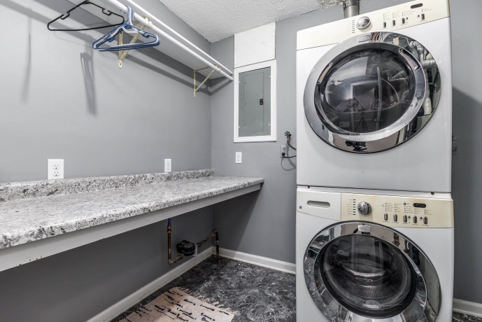 2 Sylvan, GALENA, Illinois 61036, 4 Bedrooms Bedrooms, ,2 BathroomsBathrooms,House,For Sale,Sylvan,202503047