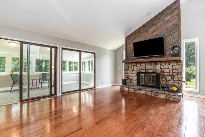 2 Sylvan, GALENA, Illinois 61036, 4 Bedrooms Bedrooms, ,2 BathroomsBathrooms,House,For Sale,Sylvan,202503047