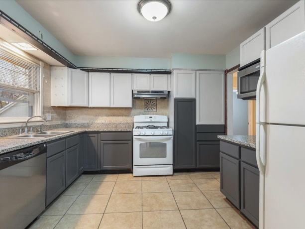 716 PETER, ROCKFORD, Illinois 61108, 3 Bedrooms Bedrooms, ,1 BathroomBathrooms,House,For Sale,PETER,202507425