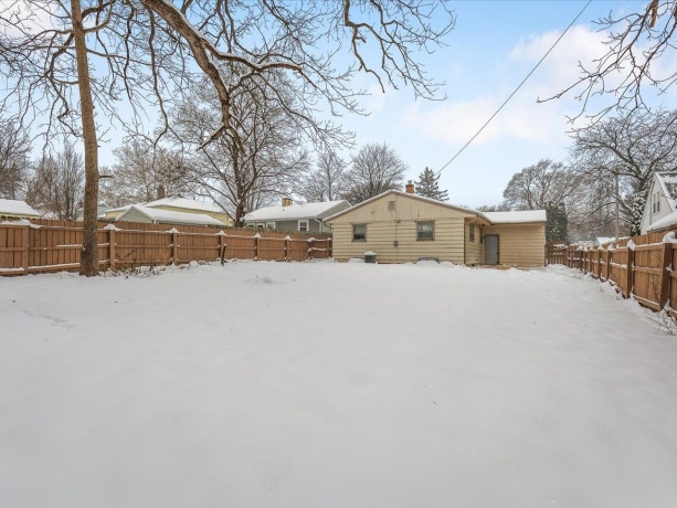 716 PETER, ROCKFORD, Illinois 61108, 3 Bedrooms Bedrooms, ,1 BathroomBathrooms,House,For Sale,PETER,202507425