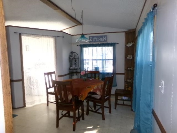 206 Viola Drive, FREEPORT, Illinois 61032, 2 Bedrooms Bedrooms, ,1 BathroomBathrooms,House,For Sale,Viola Drive,202507426