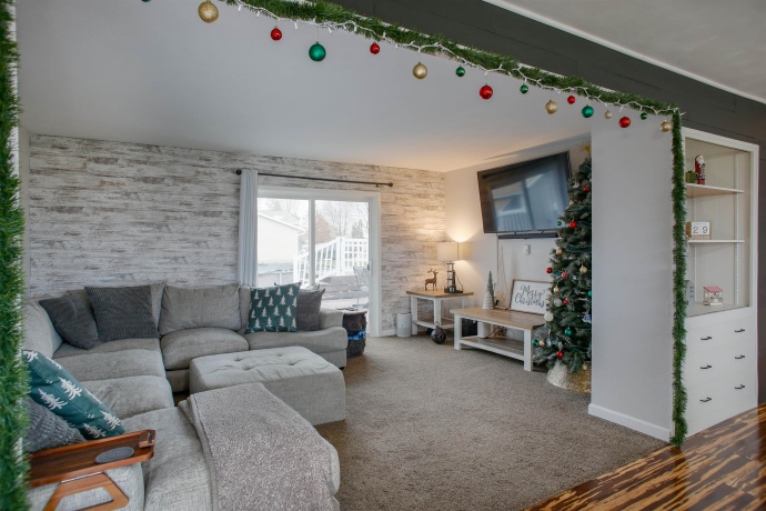 1477 IL Route 75 N, FREEPORT, Illinois 61032, 3 Bedrooms Bedrooms, ,2 BathroomsBathrooms,House,For Sale,IL Route 75 N,202507427