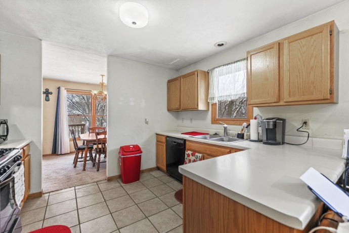 116 LIVERPOOL DR SE, POPLAR GROVE, Illinois 61065, 3 Bedrooms Bedrooms, ,2 BathroomsBathrooms,House,For Sale,LIVERPOOL DR SE,202507428