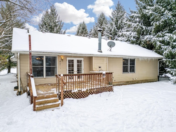 116 LIVERPOOL DR SE, POPLAR GROVE, Illinois 61065, 3 Bedrooms Bedrooms, ,2 BathroomsBathrooms,House,For Sale,LIVERPOOL DR SE,202507428