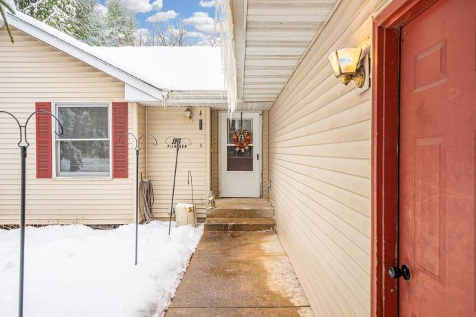 116 LIVERPOOL DR SE, POPLAR GROVE, Illinois 61065, 3 Bedrooms Bedrooms, ,2 BathroomsBathrooms,House,For Sale,LIVERPOOL DR SE,202507428