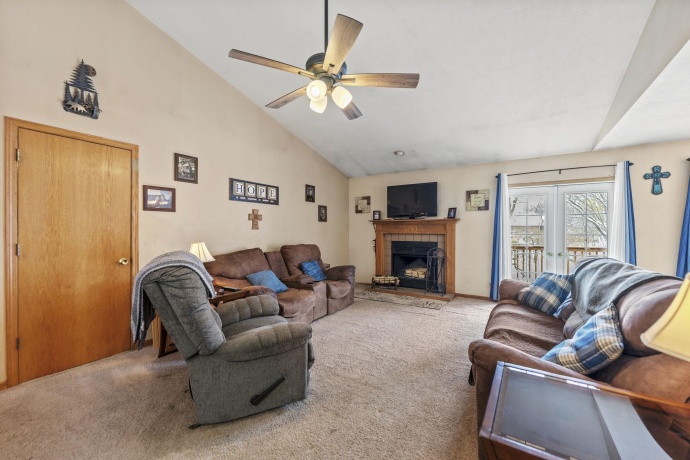 116 LIVERPOOL DR SE, POPLAR GROVE, Illinois 61065, 3 Bedrooms Bedrooms, ,2 BathroomsBathrooms,House,For Sale,LIVERPOOL DR SE,202507428