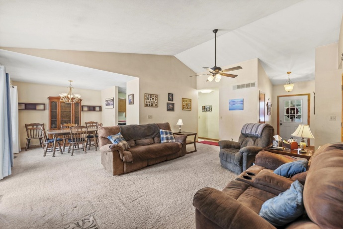 116 LIVERPOOL DR SE, POPLAR GROVE, Illinois 61065, 3 Bedrooms Bedrooms, ,2 BathroomsBathrooms,House,For Sale,LIVERPOOL DR SE,202507428