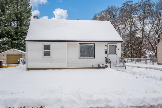 1003 Hosmer, LOVES PARK, Illinois 61111, 2 Bedrooms Bedrooms, ,1 BathroomBathrooms,House,For Sale,Hosmer,202507430