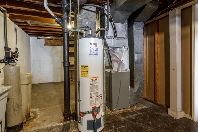 1003 Hosmer, LOVES PARK, Illinois 61111, 2 Bedrooms Bedrooms, ,1 BathroomBathrooms,House,For Sale,Hosmer,202507430