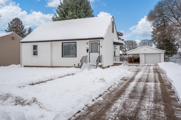 1003 Hosmer, LOVES PARK, Illinois 61111, 2 Bedrooms Bedrooms, ,1 BathroomBathrooms,House,For Sale,Hosmer,202507430