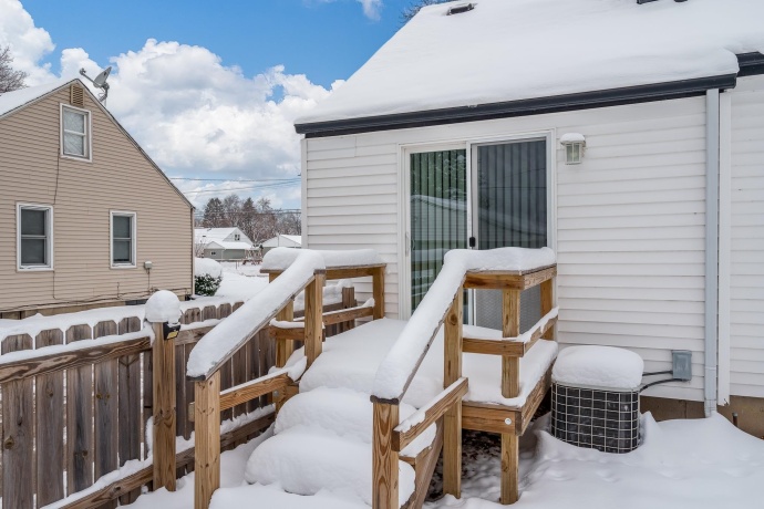 1003 Hosmer, LOVES PARK, Illinois 61111, 2 Bedrooms Bedrooms, ,1 BathroomBathrooms,House,For Sale,Hosmer,202507430