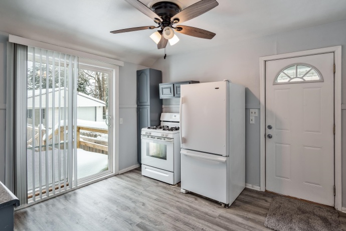 1003 Hosmer, LOVES PARK, Illinois 61111, 2 Bedrooms Bedrooms, ,1 BathroomBathrooms,House,For Sale,Hosmer,202507430