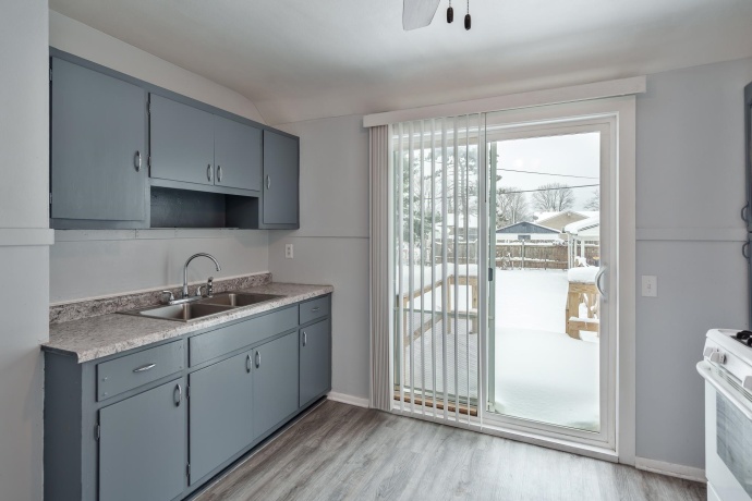 1003 Hosmer, LOVES PARK, Illinois 61111, 2 Bedrooms Bedrooms, ,1 BathroomBathrooms,House,For Sale,Hosmer,202507430