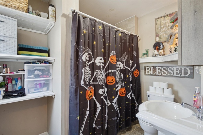 418 Adams, ROCKFORD, Illinois 61107, 3 Bedrooms Bedrooms, ,1 BathroomBathrooms,House,For Sale,Adams,202507432