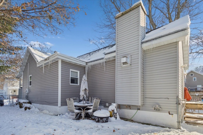 418 Adams, ROCKFORD, Illinois 61107, 3 Bedrooms Bedrooms, ,1 BathroomBathrooms,House,For Sale,Adams,202507432