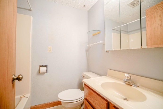 1014 Center, SOUTH BELOIT, Illinois 61080, 1 Bedroom Bedrooms, ,1 BathroomBathrooms,House,For Sale,Center,202507438