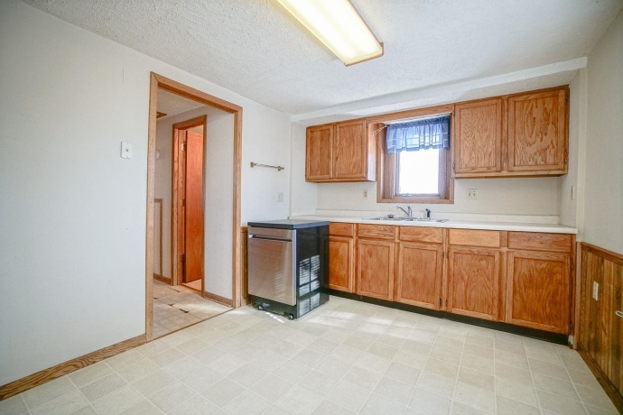 1014 Center, SOUTH BELOIT, Illinois 61080, 1 Bedroom Bedrooms, ,1 BathroomBathrooms,House,For Sale,Center,202507438