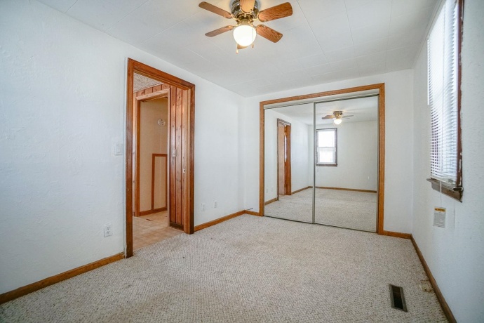 1014 Center, SOUTH BELOIT, Illinois 61080, 1 Bedroom Bedrooms, ,1 BathroomBathrooms,House,For Sale,Center,202507438