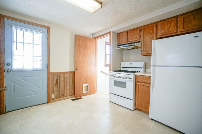 1014 Center, SOUTH BELOIT, Illinois 61080, 1 Bedroom Bedrooms, ,1 BathroomBathrooms,House,For Sale,Center,202507438