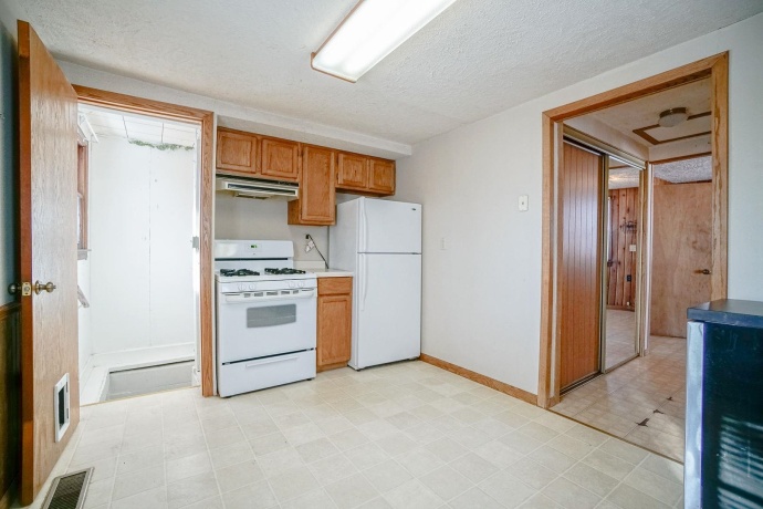 1014 Center, SOUTH BELOIT, Illinois 61080, 1 Bedroom Bedrooms, ,1 BathroomBathrooms,House,For Sale,Center,202507438