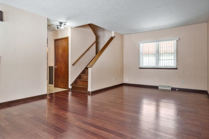 1721 Nixon, ROCKFORD, Illinois 61108, 4 Bedrooms Bedrooms, ,1 BathroomBathrooms,House,For Sale,Nixon,202507440