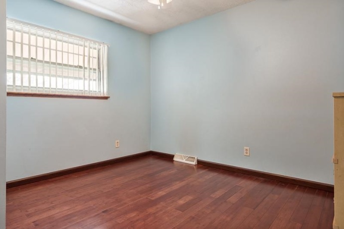 1721 Nixon, ROCKFORD, Illinois 61108, 4 Bedrooms Bedrooms, ,1 BathroomBathrooms,House,For Sale,Nixon,202507440