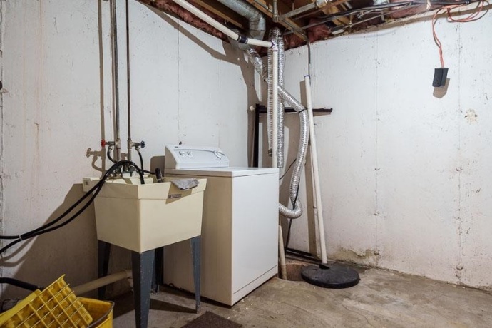 1721 Nixon, ROCKFORD, Illinois 61108, 4 Bedrooms Bedrooms, ,1 BathroomBathrooms,House,For Sale,Nixon,202507440