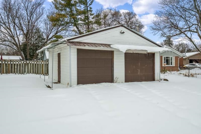 1721 Nixon, ROCKFORD, Illinois 61108, 4 Bedrooms Bedrooms, ,1 BathroomBathrooms,House,For Sale,Nixon,202507440