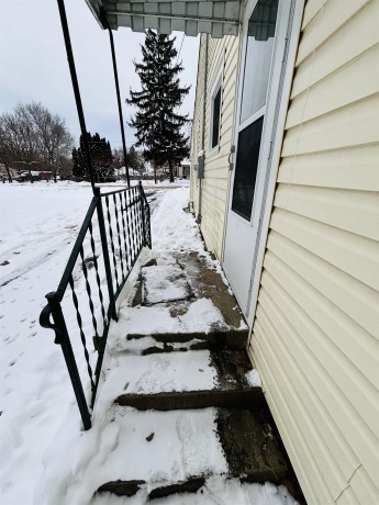 423 Atwood, ROCKFORD, Illinois 61102, 2 Bedrooms Bedrooms, ,1 BathroomBathrooms,House,For Sale,Atwood,202507441