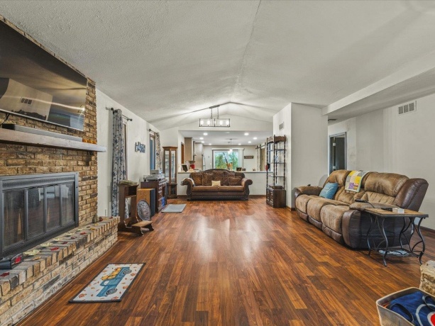 7604 Larwinn, ROCKFORD, Illinois 61107, 3 Bedrooms Bedrooms, ,2 BathroomsBathrooms,House,For Sale,Larwinn,202507443