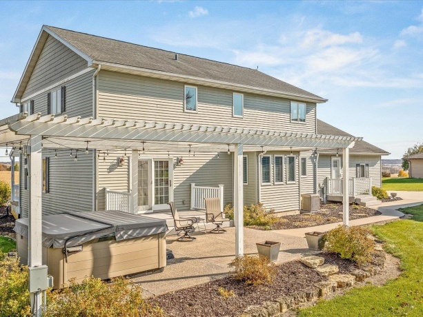 3028 Golf, STOCKTON, Illinois 61085, 4 Bedrooms Bedrooms, ,3 BathroomsBathrooms,House,For Sale,Golf,202507446