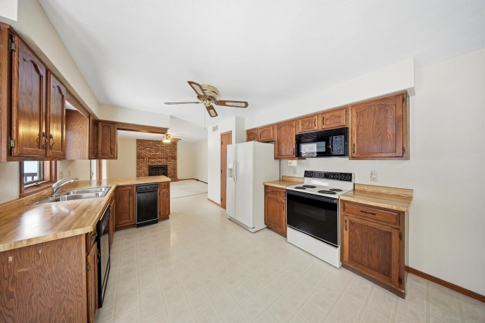 2010 Cimarron, FREEPORT, Illinois 61032, 4 Bedrooms Bedrooms, ,2 BathroomsBathrooms,House,For Sale,Cimarron,202507407