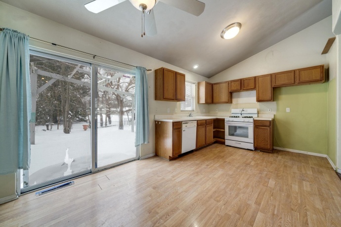 9235 Segunda, MACHESNEY PARK, Illinois 61115, 4 Bedrooms Bedrooms, ,2 BathroomsBathrooms,House,For Sale,Segunda,202507449